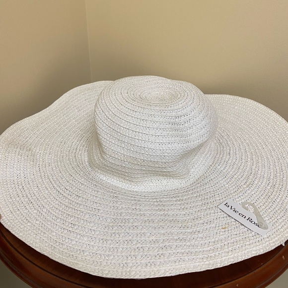 BEACH READY STRAW HAT - Picture 1 of 4